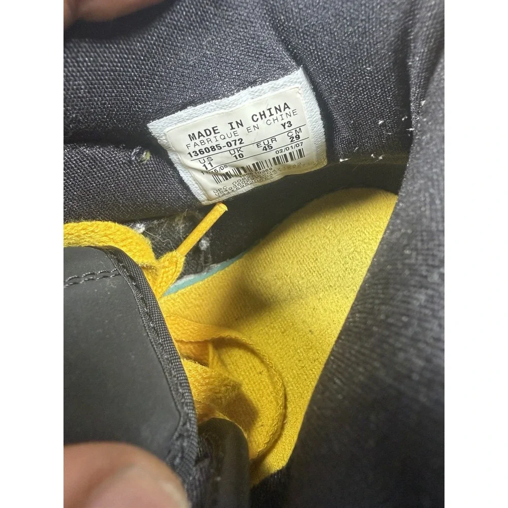 Air Jordan 1 Mid New Love Black Yellow 136085-072 Size 11